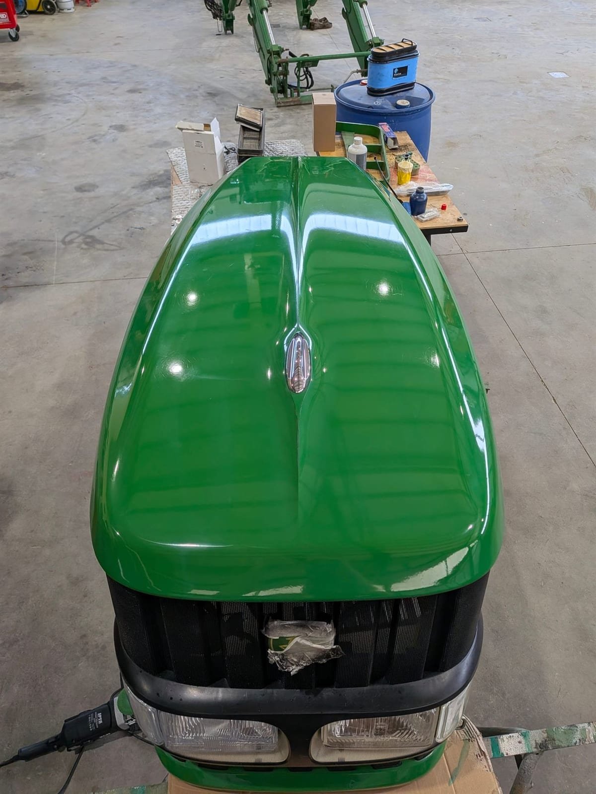 Après lustrage carrosserie John Deere 6330