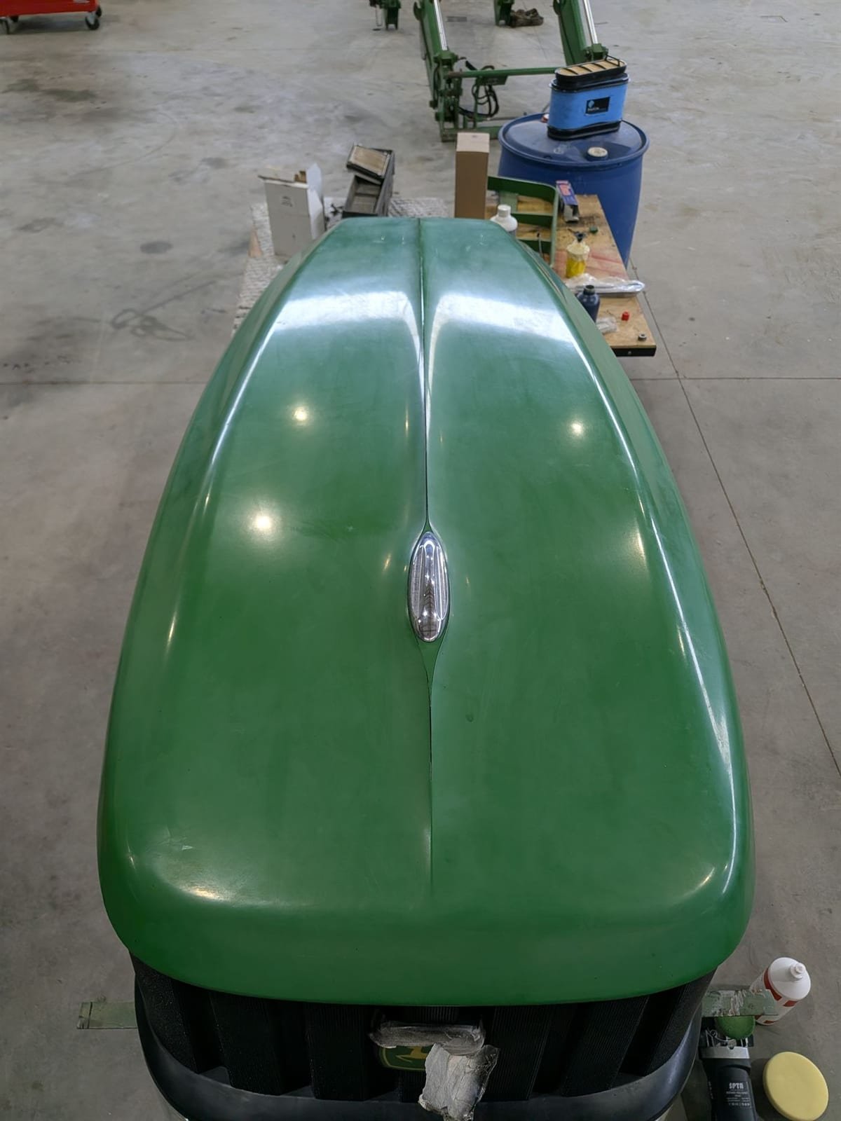 Avant lustrage carrosserie John Deere 6330
