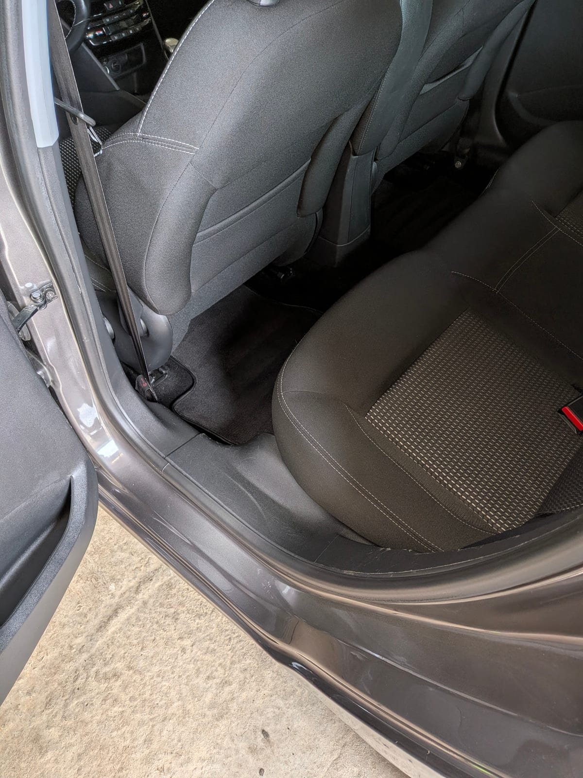 Après nettoyage intérieur Peugeot 208