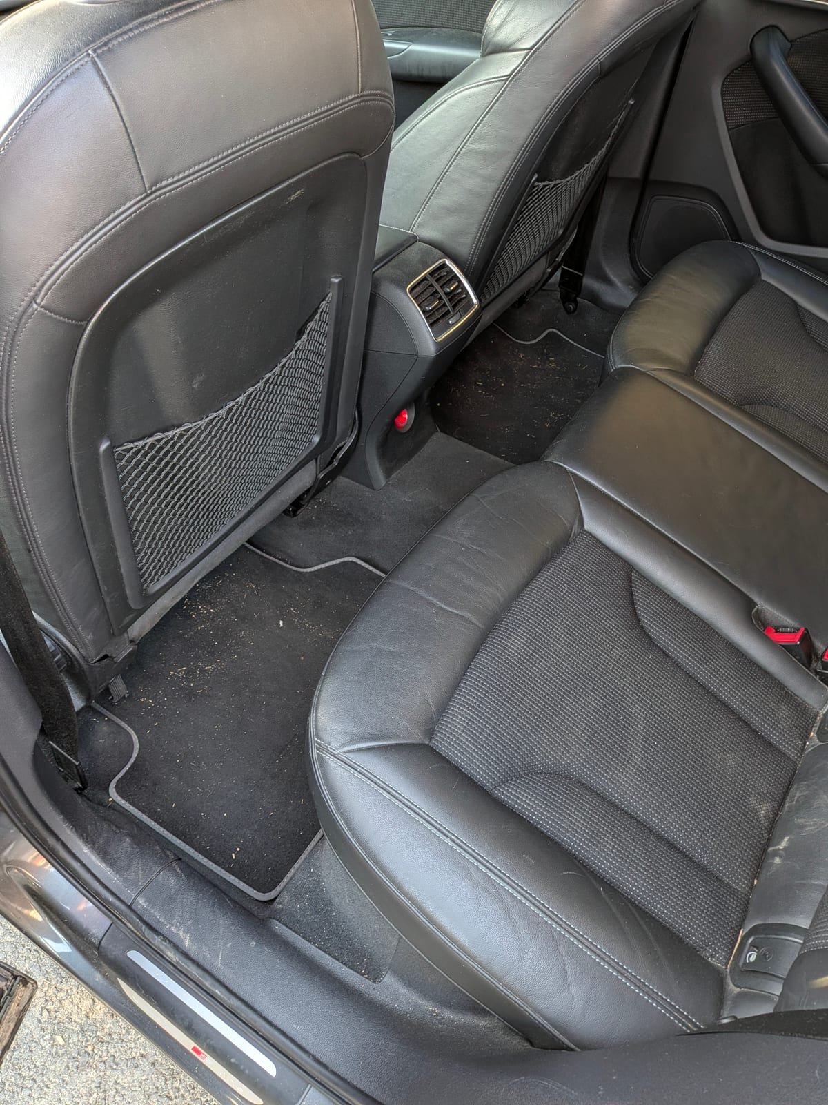 Avant nettoyage intérieur Audi