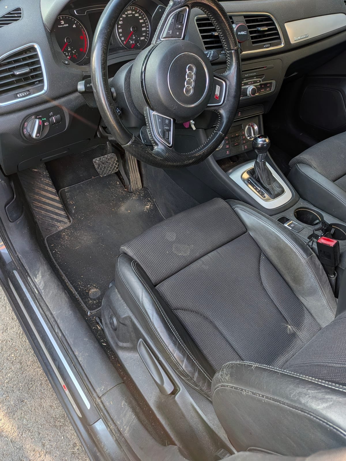Avant nettoyage intérieur Audi