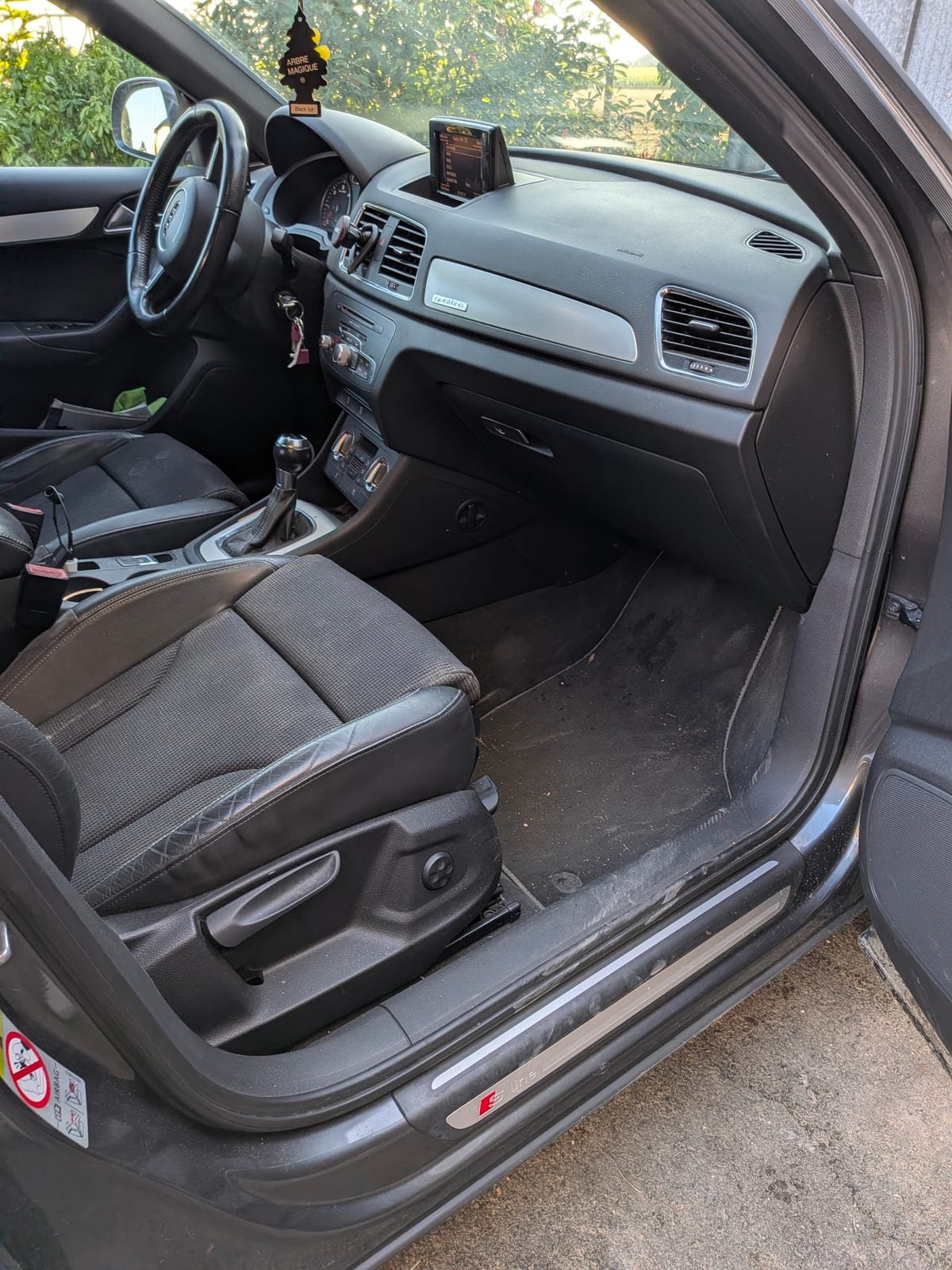 Avant nettoyage intérieur Audi