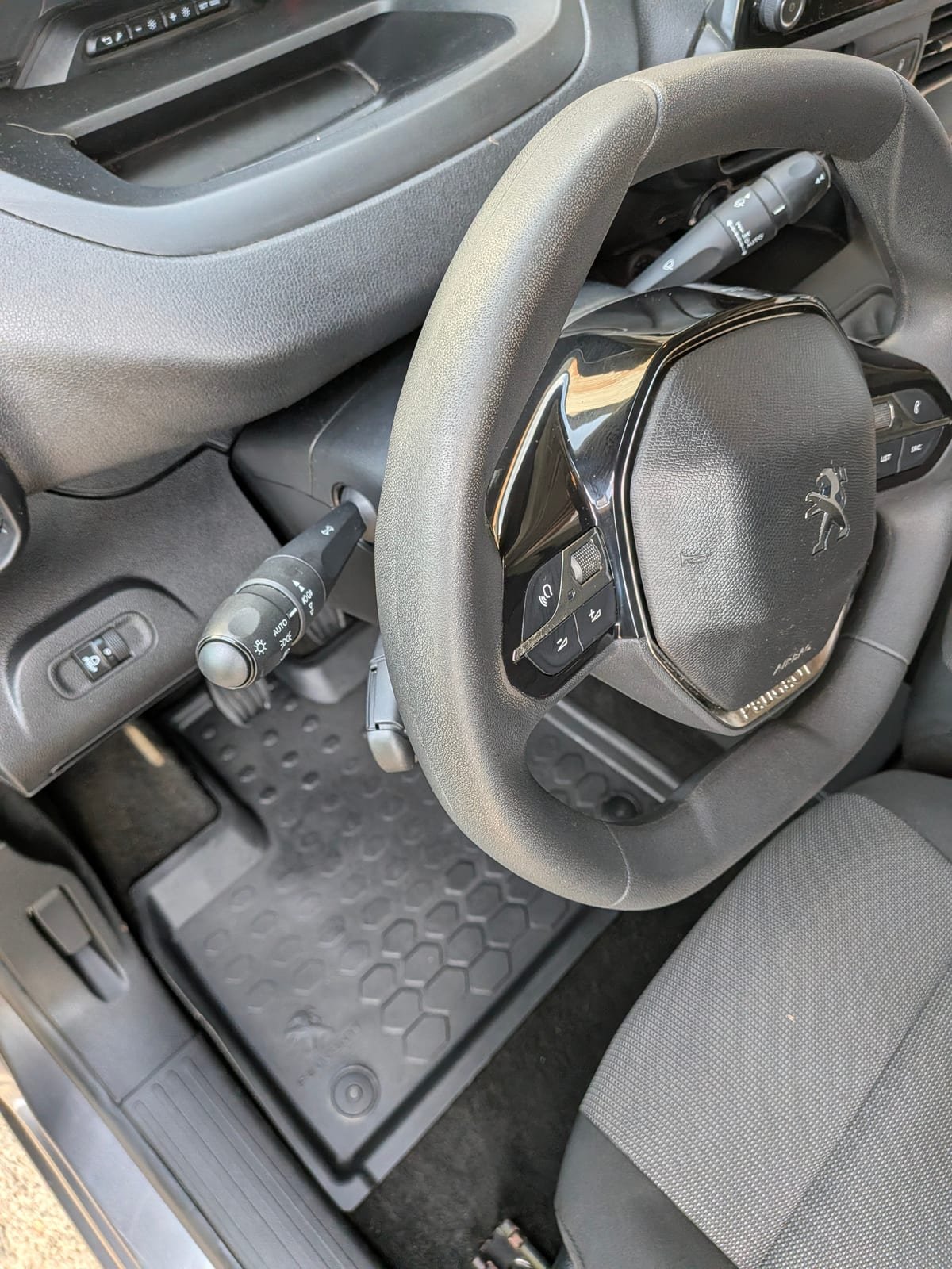 Après nettoyage cabine utilitaire Peugeot Partner