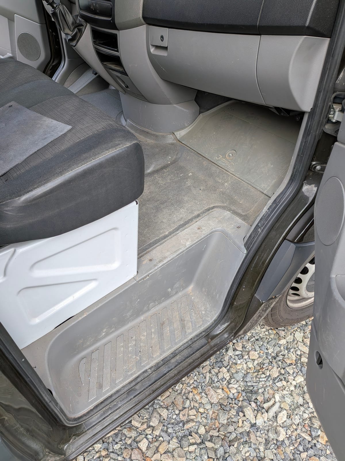 Avant nettoyage cabine Mercedes Sprinter